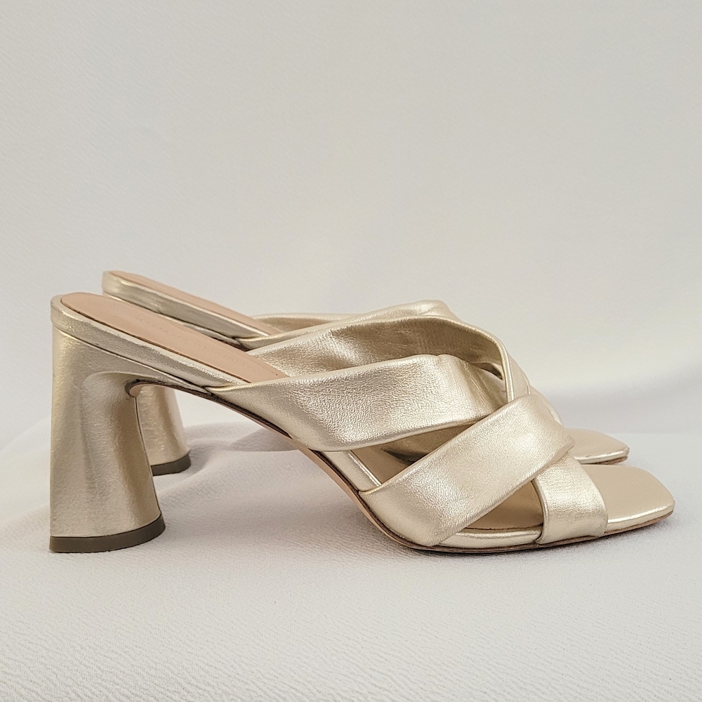 Gold Heels Elegant Design Leather Soles Shimmer Champagne Unique Heel Sz 7